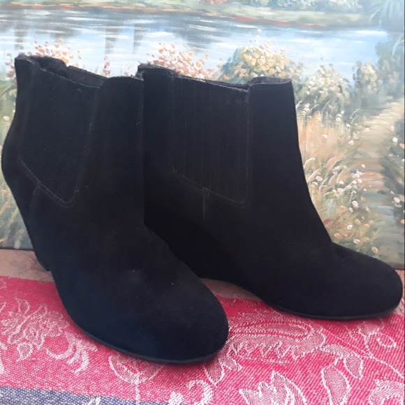 Saks Fifth Avenue Willa Wedge Ankle Boots - Size 9 Black Leather Boots - Picture 4 of 11